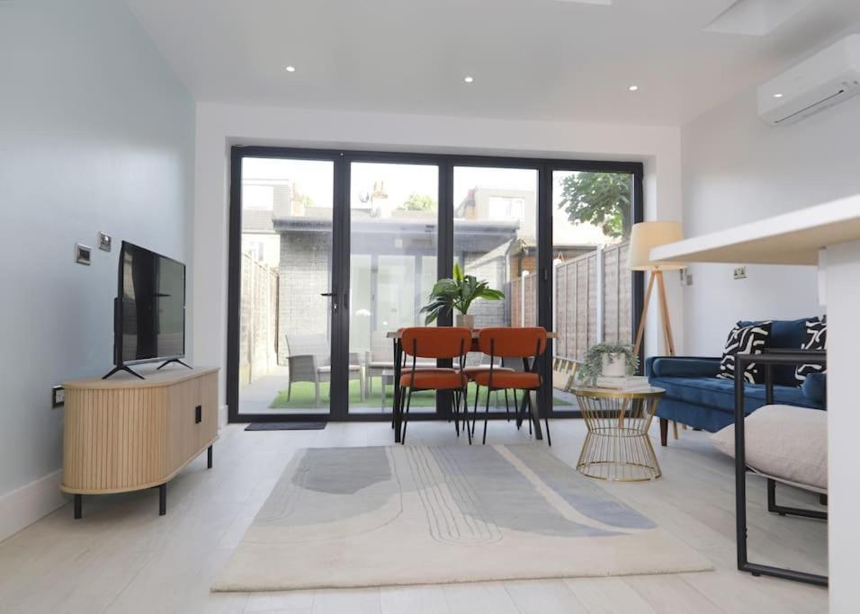 Stylish Flat With Garden, Close To Appartamento *